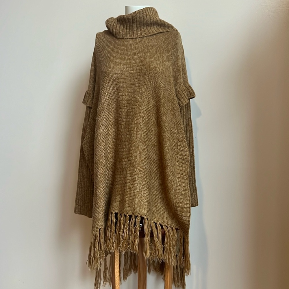 Hem and thread cowl neck long sweater